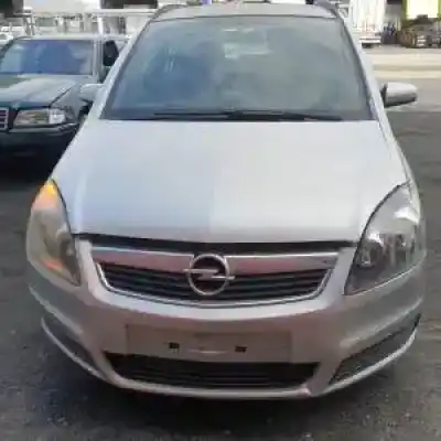 Veicolo di demolizione opel zafira b d-z19dt dell'anno 2005 alimentato 