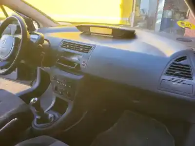 Scrapping Vehicle citroen c4 coupe 1.6 16v cat (nfu / tu5jp4) of the year 2004 powered 