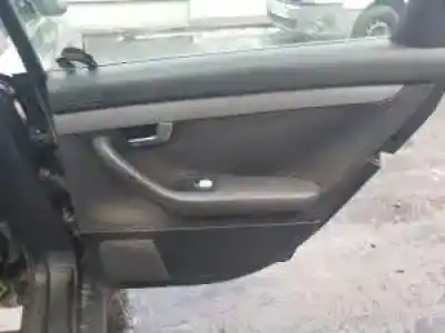 Veículo de Sucata audi a4 berlina (8e) ake do ano 2000 alimentado 