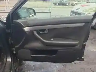 Veículo de Sucata audi a4 berlina (8e) ake do ano 2000 alimentado 