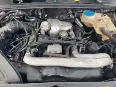 Veículo de Sucata audi a4 berlina (8e) ake do ano 2000 alimentado 