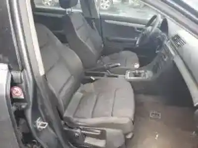 Veículo de Sucata audi a4 berlina (8e) ake do ano 2000 alimentado 