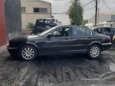 Scrapping Vehicle jaguar x-type i (x400) 2.5 v6 a las 4 ruedas of the year 2001 powered 