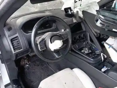 Scrapping Vehicle jaguar f-type coupé pt204 of the year 2017 powered 