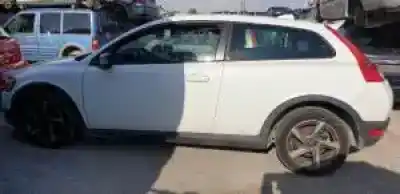 Veículo de Sucata volvo c30 d4164t do ano 2009 alimentado 