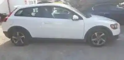 Veículo de Sucata volvo c30 d4164t do ano 2009 alimentado 