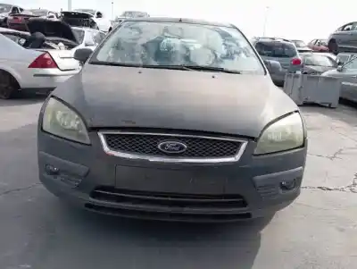 Vehicul casat ford focus berlina (cap) q6da al anului 2004 alimentat 