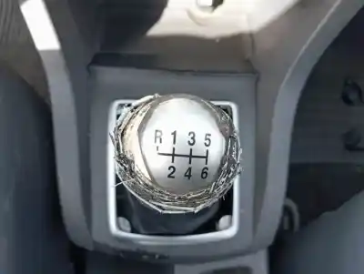 Vehicul casat ford focus berlina (cap) q6da al anului 2004 alimentat 