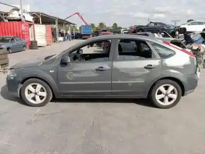 Vehicul casat ford focus berlina (cap) q6da al anului 2004 alimentat 