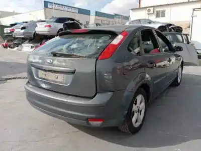 Vehicul casat ford focus berlina (cap) q6da al anului 2004 alimentat 