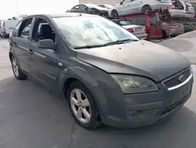 Vehicul casat ford focus berlina (cap) q6da al anului 2004 alimentat 