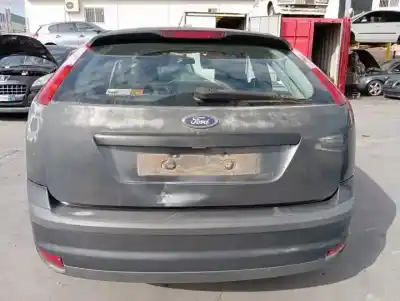 Vehicul casat ford focus berlina (cap) q6da al anului 2004 alimentat 