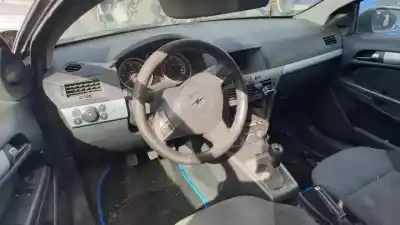Здавання транспортного засобу opel astra gtc z17dth року 2005 потужний 