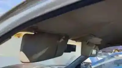 Veículo de Sucata kia carnival d/j3 do ano 2000 alimentado 