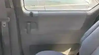 Veículo de Sucata kia carnival d/j3 do ano 2000 alimentado 