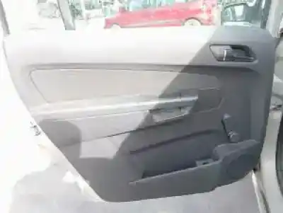 Veicolo di demolizione opel zafira b z16xe1 dell'anno 2008 alimentato 