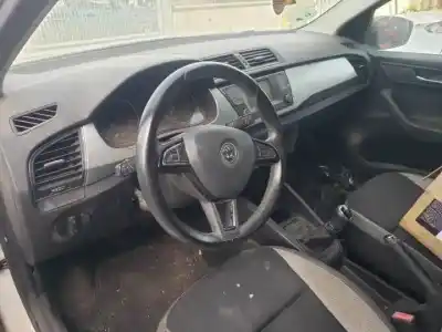 Veículo de Sucata skoda fabia combi (nj5) cus do ano 2014 alimentado  Veículo de Sucata skoda fabia combi (nj5) cus do ano 2014 alimentado