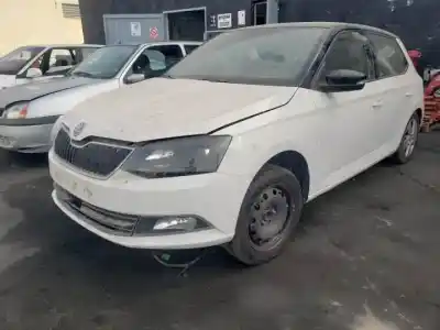 Veículo de Sucata skoda fabia combi (nj5) cus do ano 2014 alimentado  Veículo de Sucata skoda fabia combi (nj5) cus do ano 2014 alimentado