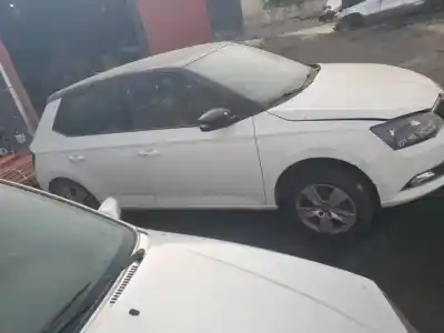 Veículo de Sucata skoda fabia combi (nj5) cus do ano 2014 alimentado  Veículo de Sucata skoda fabia combi (nj5) cus do ano 2014 alimentado