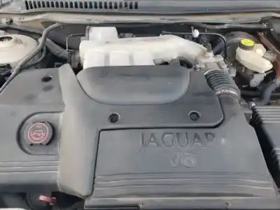 Здавання транспортного засобу jaguar x-type i (x400) 2.5 v6 a las 4 ruedas року 2001 потужний 