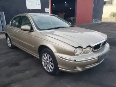 Здавання транспортного засобу jaguar x-type i (x400) 2.5 v6 a las 4 ruedas року 2001 потужний 