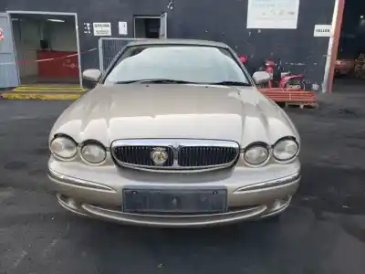 Здавання транспортного засобу jaguar x-type i (x400) 2.5 v6 a las 4 ruedas року 2001 потужний 