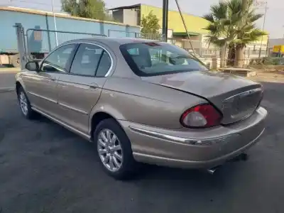 Здавання транспортного засобу jaguar x-type i (x400) 2.5 v6 a las 4 ruedas року 2001 потужний 