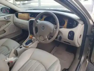 Здавання транспортного засобу jaguar x-type i (x400) 2.5 v6 a las 4 ruedas року 2001 потужний 