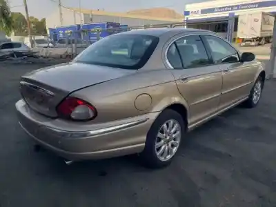 Здавання транспортного засобу jaguar x-type i (x400) 2.5 v6 a las 4 ruedas року 2001 потужний 