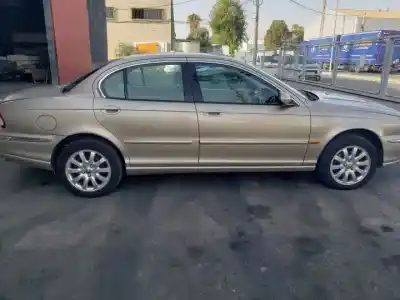 Здавання транспортного засобу jaguar x-type i (x400) 2.5 v6 a las 4 ruedas року 2001 потужний 