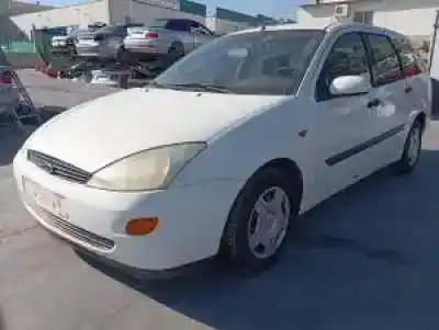 Veículo de Sucata ford focus turnier (cak) c9db do ano 1998 alimentado 