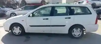 Veículo de Sucata ford focus turnier (cak) c9db do ano 1998 alimentado 