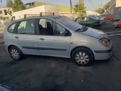 Scrapping Vehicle renault scenic (ja..) f9q744 of the year 2002 powered 
