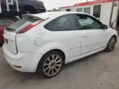 Veículo de Sucata ford focus berlina (cap) q6da do ano 2004 alimentado 