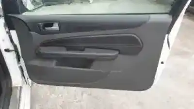 Veículo de Sucata ford focus berlina (cap) q6da do ano 2004 alimentado 