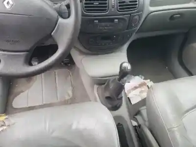 Scrapping Vehicle renault scenic (ja..) f9q732 of the year 2001 powered 
