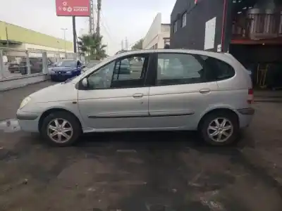 Scrapping Vehicle renault scenic (ja..) f9q732 of the year 2001 powered 