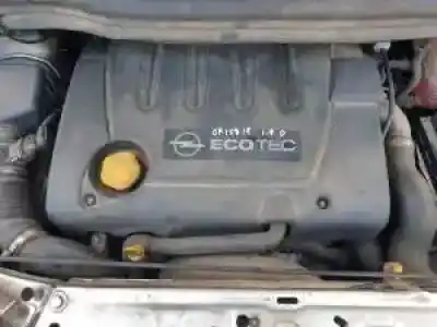 Veicolo di demolizione opel zafira b d-z19dt dell'anno 2005 alimentato 