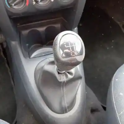 Здавання транспортного засобу renault clio ii fase ii (b/cb0) d7f726 року 2001 потужний 