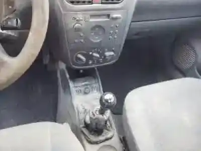 Veículo de Sucata opel combo y17dtl do ano 2002 alimentado 