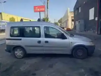Veículo de Sucata opel combo y17dtl do ano 2002 alimentado 