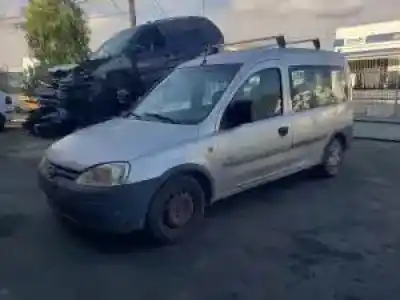 Veículo de Sucata opel combo y17dtl do ano 2002 alimentado 