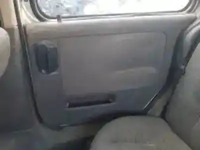 Veículo de Sucata opel combo y17dtl do ano 2002 alimentado 