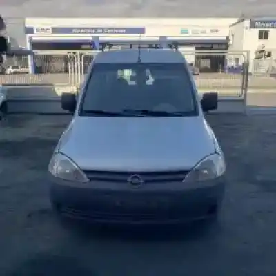 Veículo de Sucata opel combo y17dtl do ano 2002 alimentado 