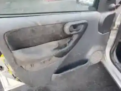 Veículo de Sucata opel combo y17dtl do ano 2002 alimentado 