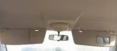 Veículo de Sucata kia carnival d/j3 do ano 2000 alimentado 