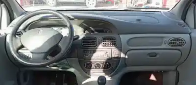 Scrapping Vehicle renault scenic (ja..) f4r740 of the year 1999 powered 