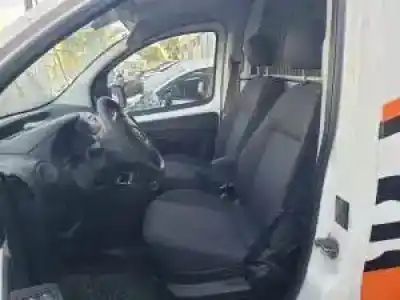 Véhicule à la ferraille citroen nemo (vu) fhy de l'année 2016 alimenté 