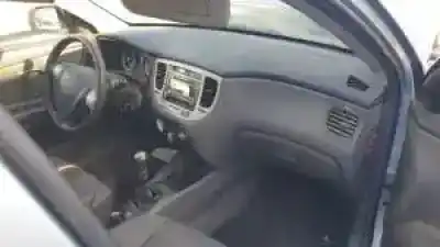 Scrapping Vehicle kia rio (jb) g4ee of the year 2005 powered 