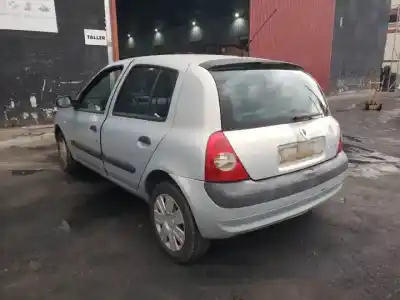 Scrapping Vehicle renault clio ii fase ii (b/cb0) g-d4f712 of the year 2001 powered 
